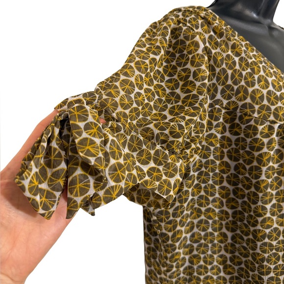 Patterned V-Neck Blouse with Bow-Tie Sleeves- X-Large - Picture 4 of 6